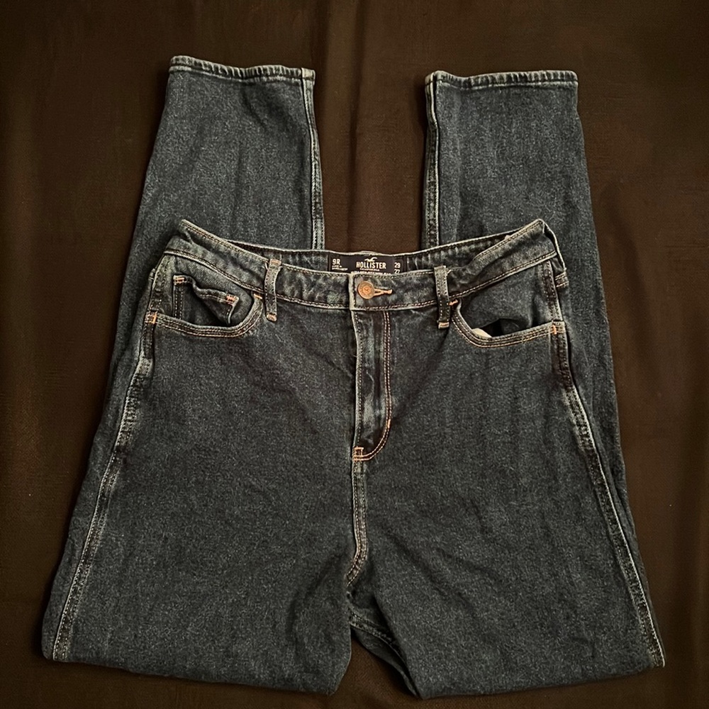 Hollister Ultra High-Rise Mom Jean